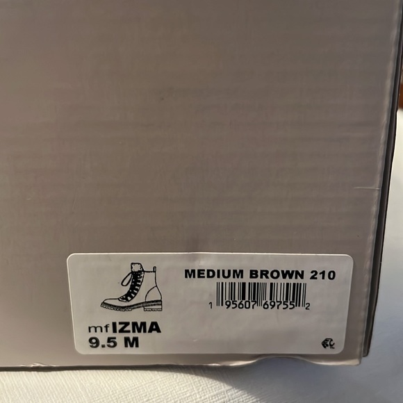 New Marc Fisher Izma Boots Brown NWT - Picture 3 of 3